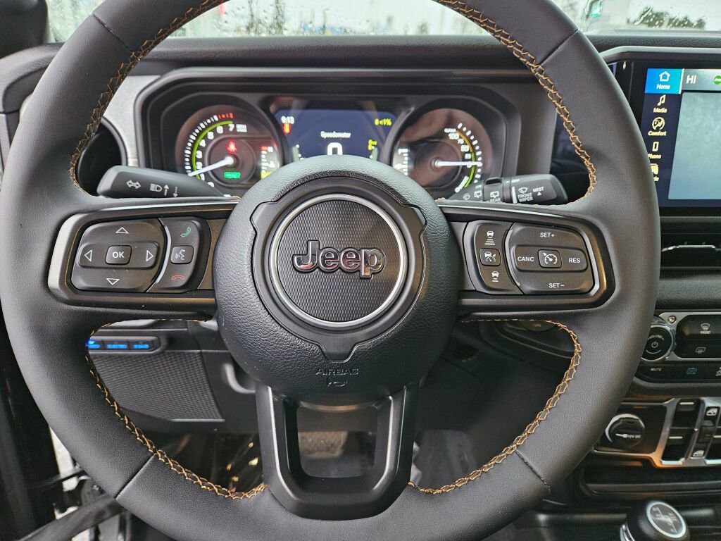 Used 2024 Jeep Wrangler Unlimited image 20