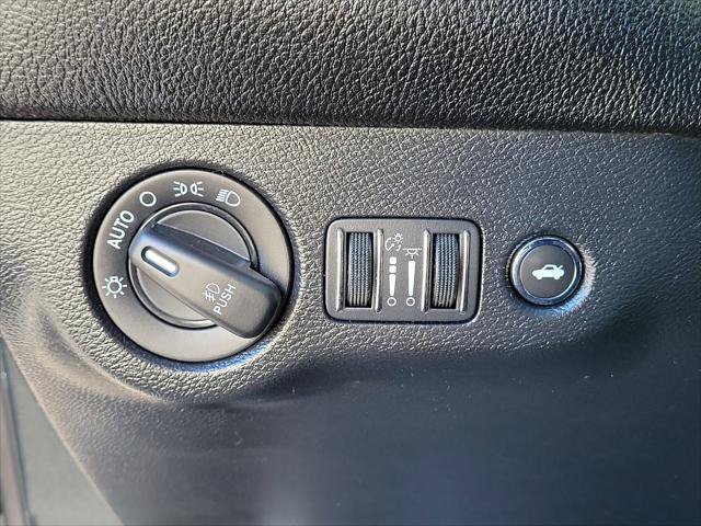 Used 2022 Dodge Challenger R/T RWD image 19