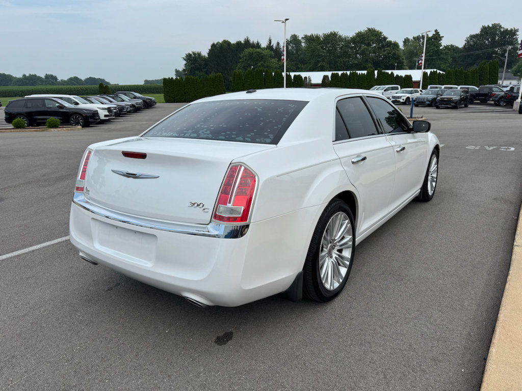 Used 2014 Chrysler 300 C RWD image 7