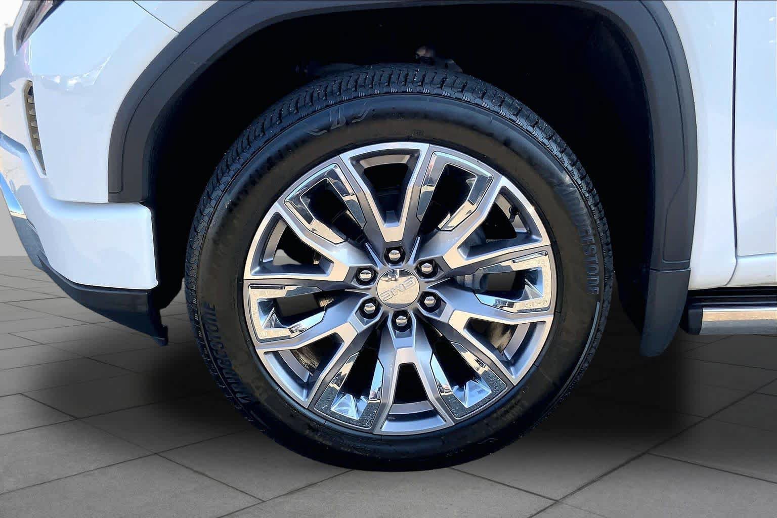 Used 2024 GMC Sierra 1500 Denali w/ Denali Reserve Package AWD/4WD image 11