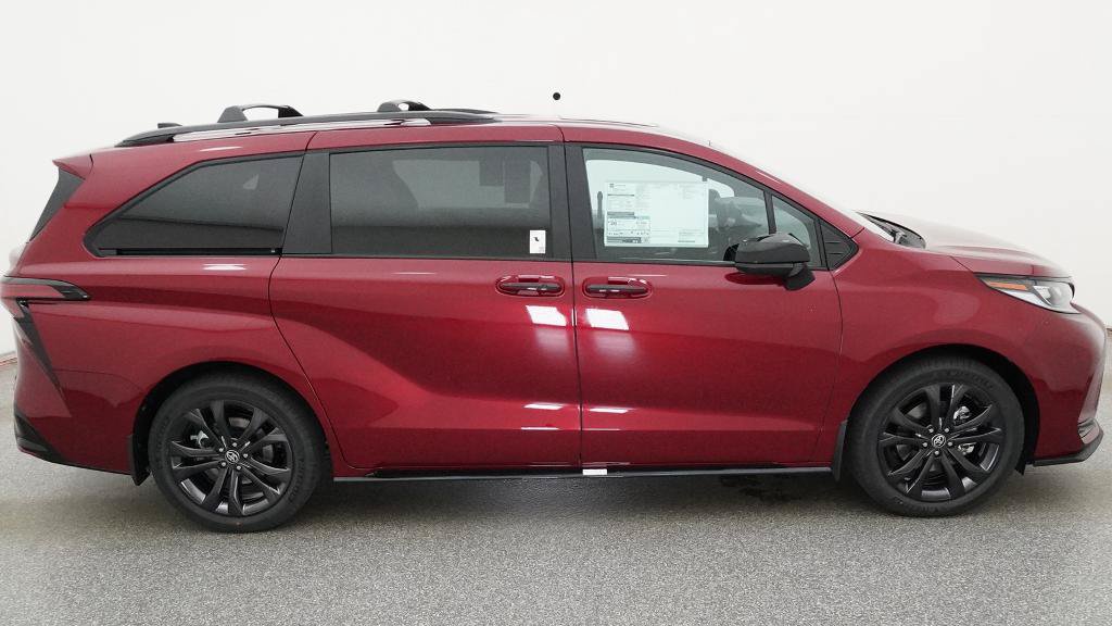 New 2026 Toyota Sienna XSE FWD image 14