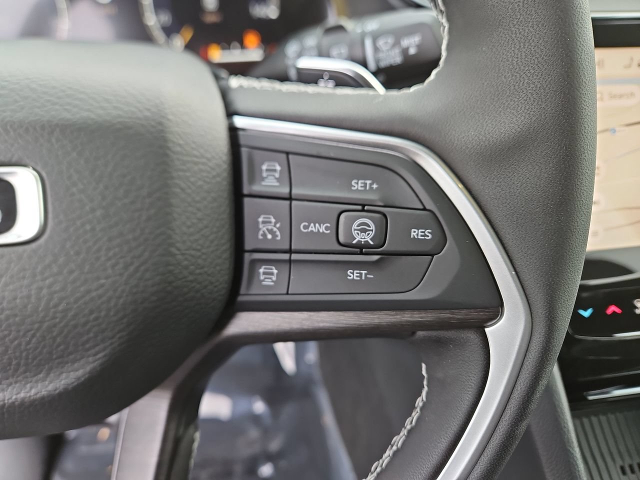 New 2026 Jeep Grand Cherokee Altitude AWD/4WD image 27
