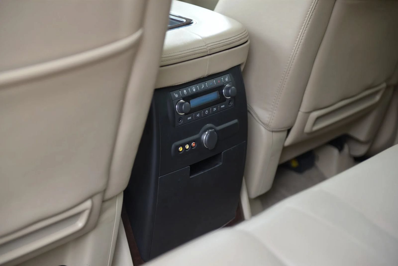 Used 2010 Cadillac Escalade Luxury AWD/4WD image 73
