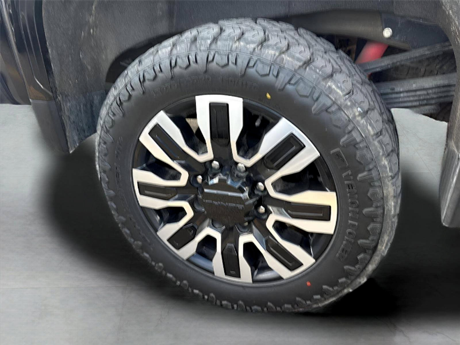 Used 2024 GMC Sierra 3500 Denali Ultimate AWD/4WD image 16