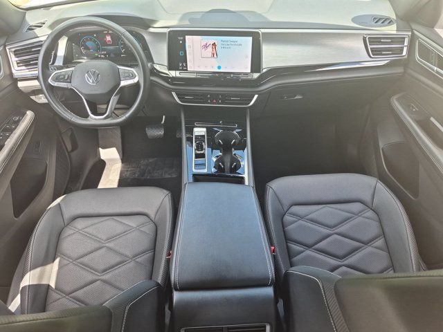 Used 2025 Volkswagen Atlas Cross Sport SE FWD image 25
