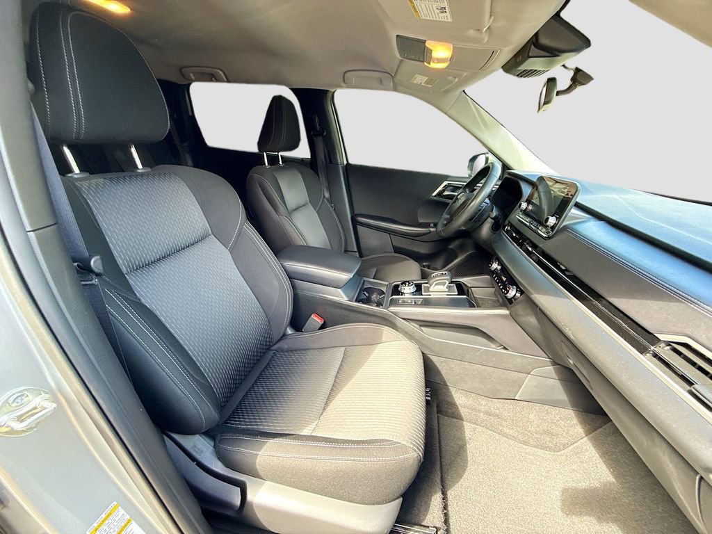 Used 2024 Mitsubishi Outlander ES image 29