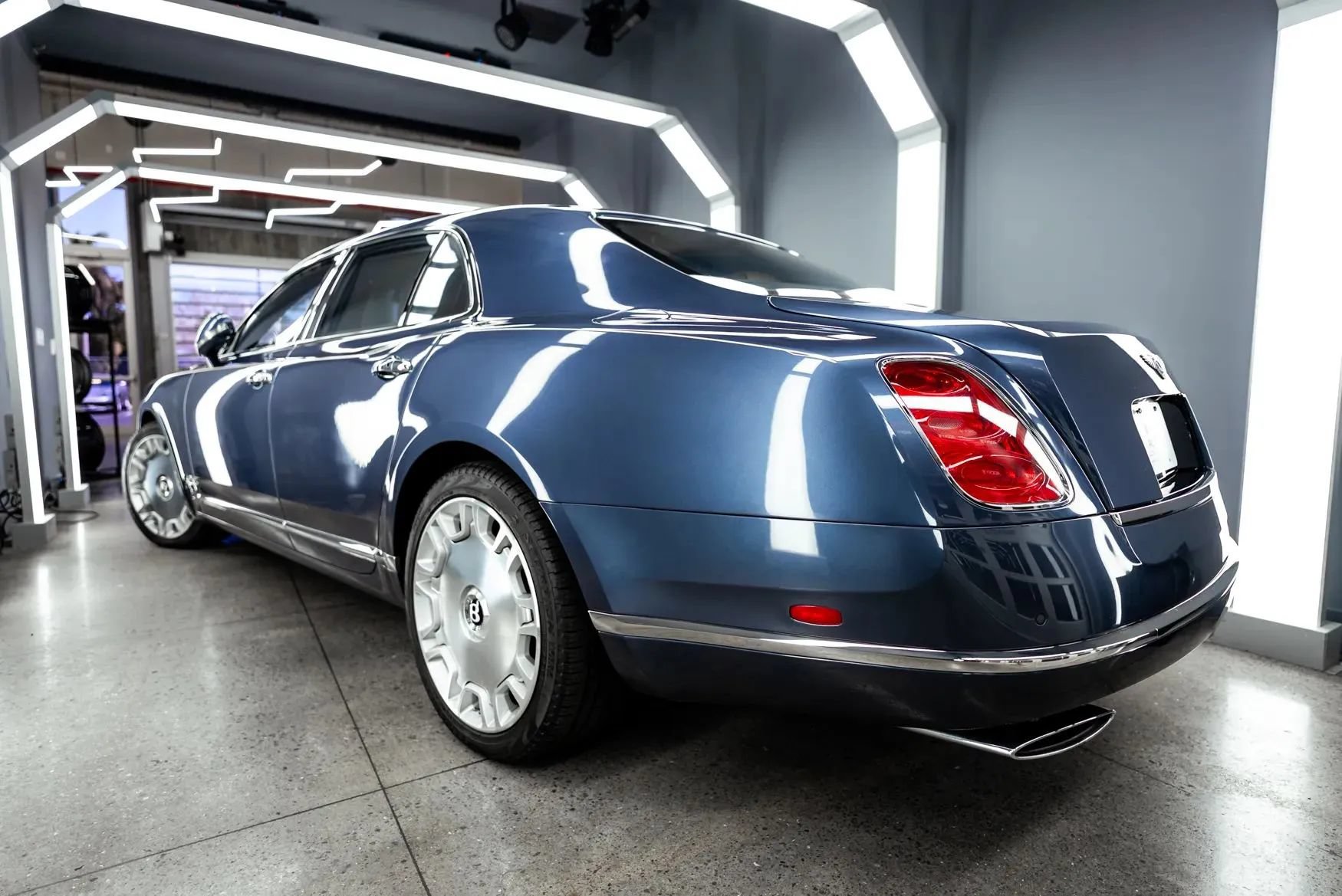 Used 2011 Bentley Mulsanne RWD image 7