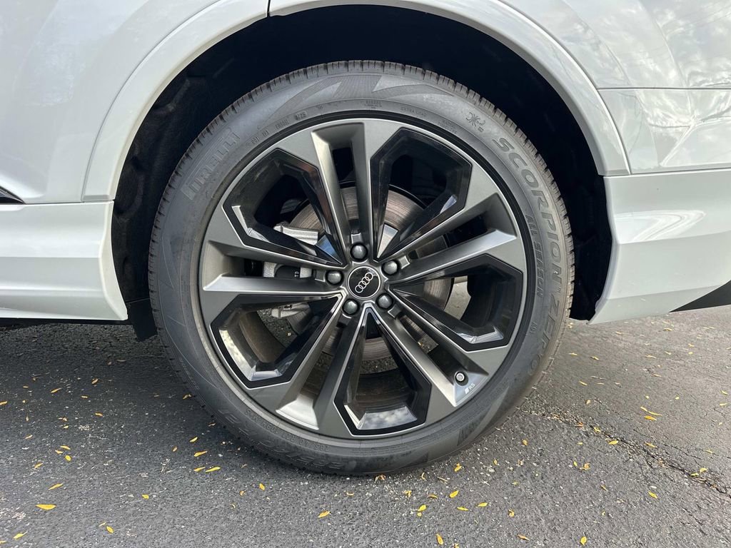 New 2025 Audi Q7 3.0T Premium Plus image 10
