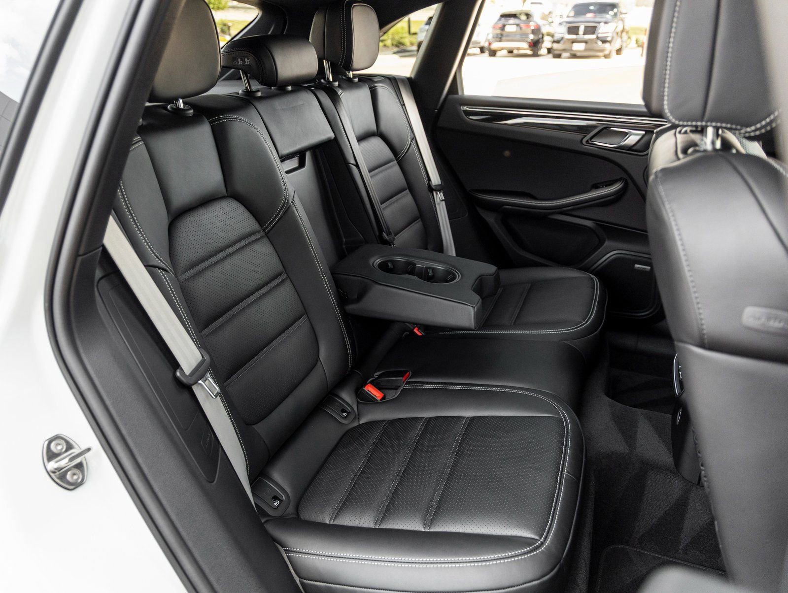 New 2026 Porsche Macan Turbo image 43