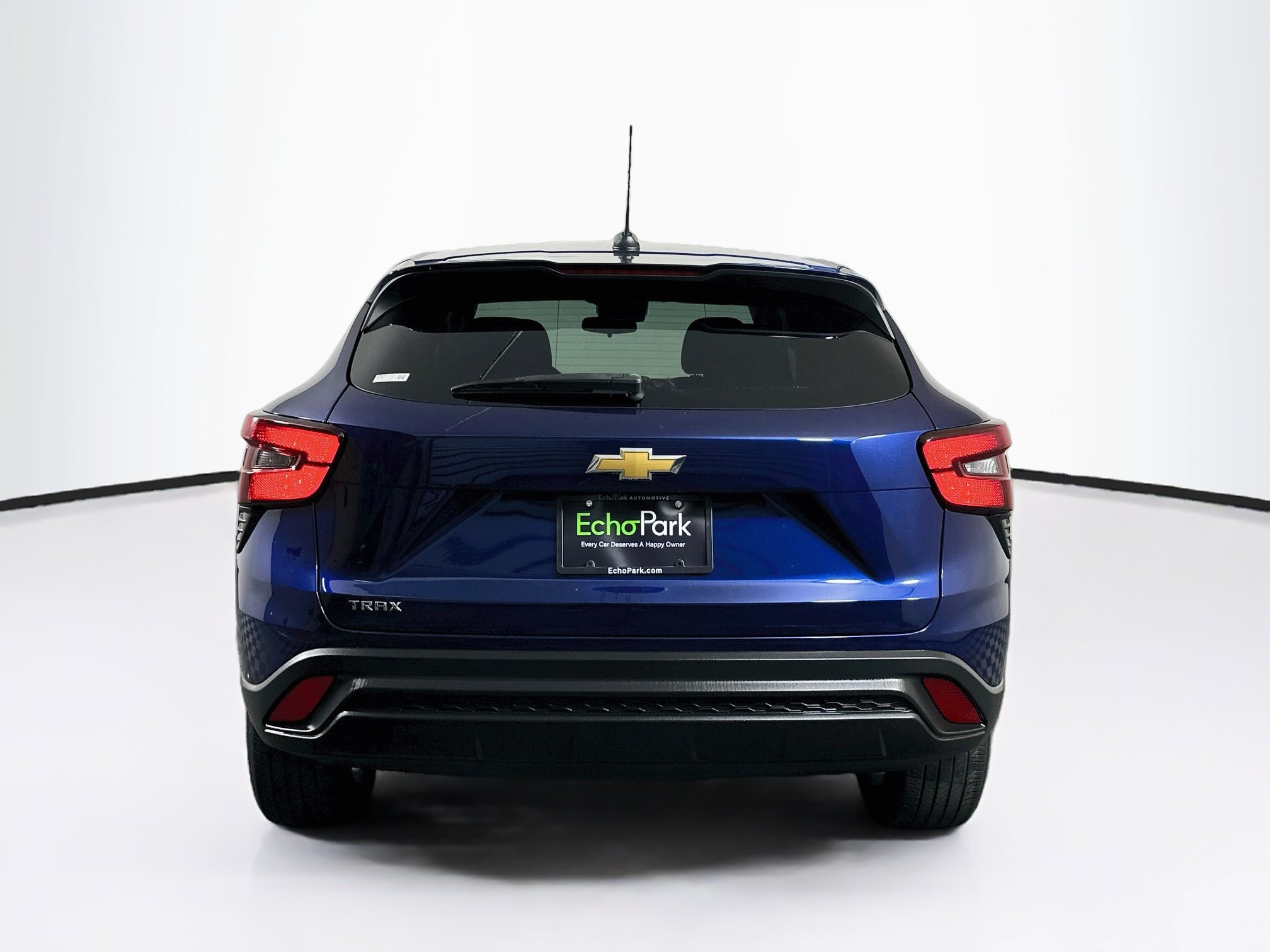 Used 2024 Chevrolet Trax LS w/ LS Convenience Package FWD image 7