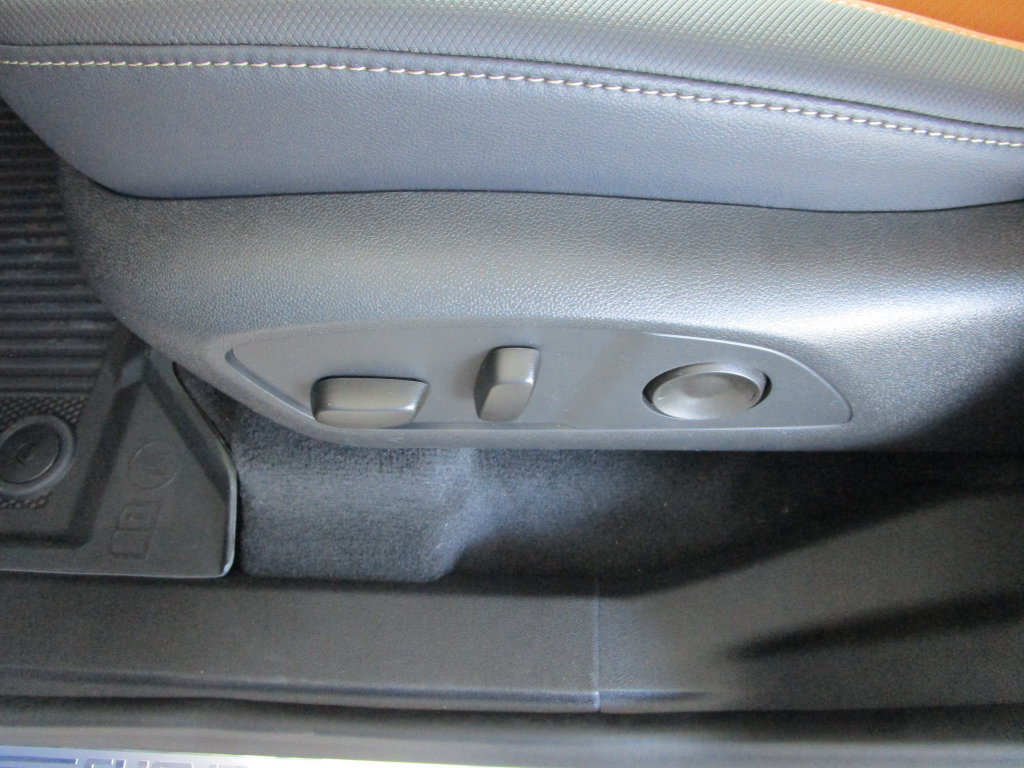 New 2027 Chevrolet Traverse Z71 w/ LPO, Floor Liner Package AWD/4WD image 24