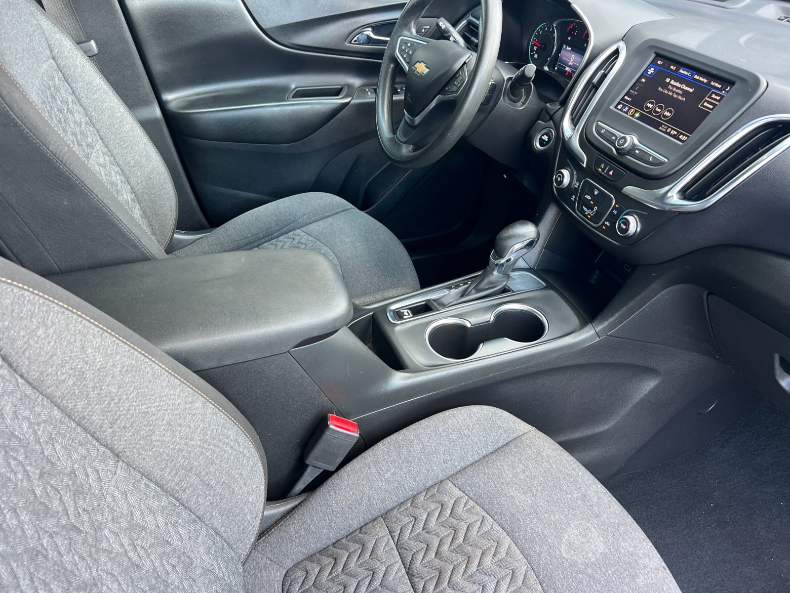 Used 2022 Chevrolet Equinox LT FWD image 16