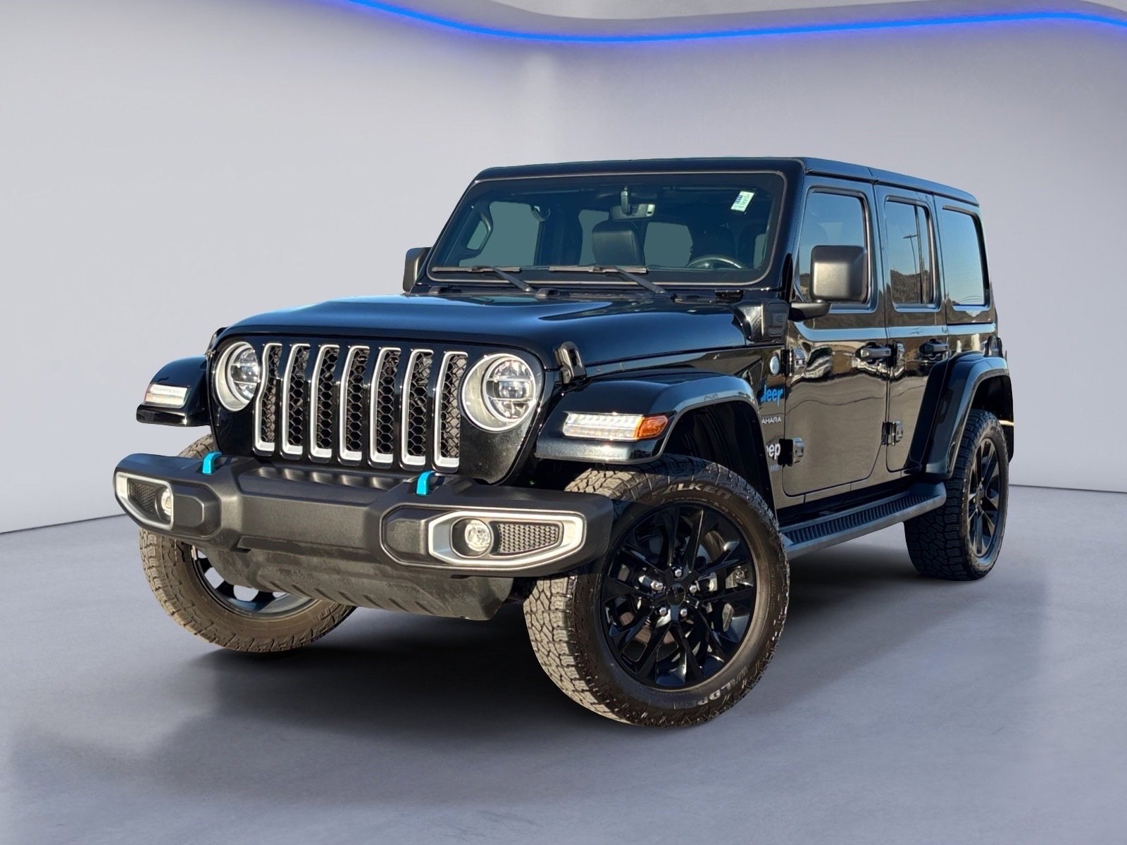 Used 2022 Jeep Wrangler Unlimited Sahara w/ Cold Weather Group image 2