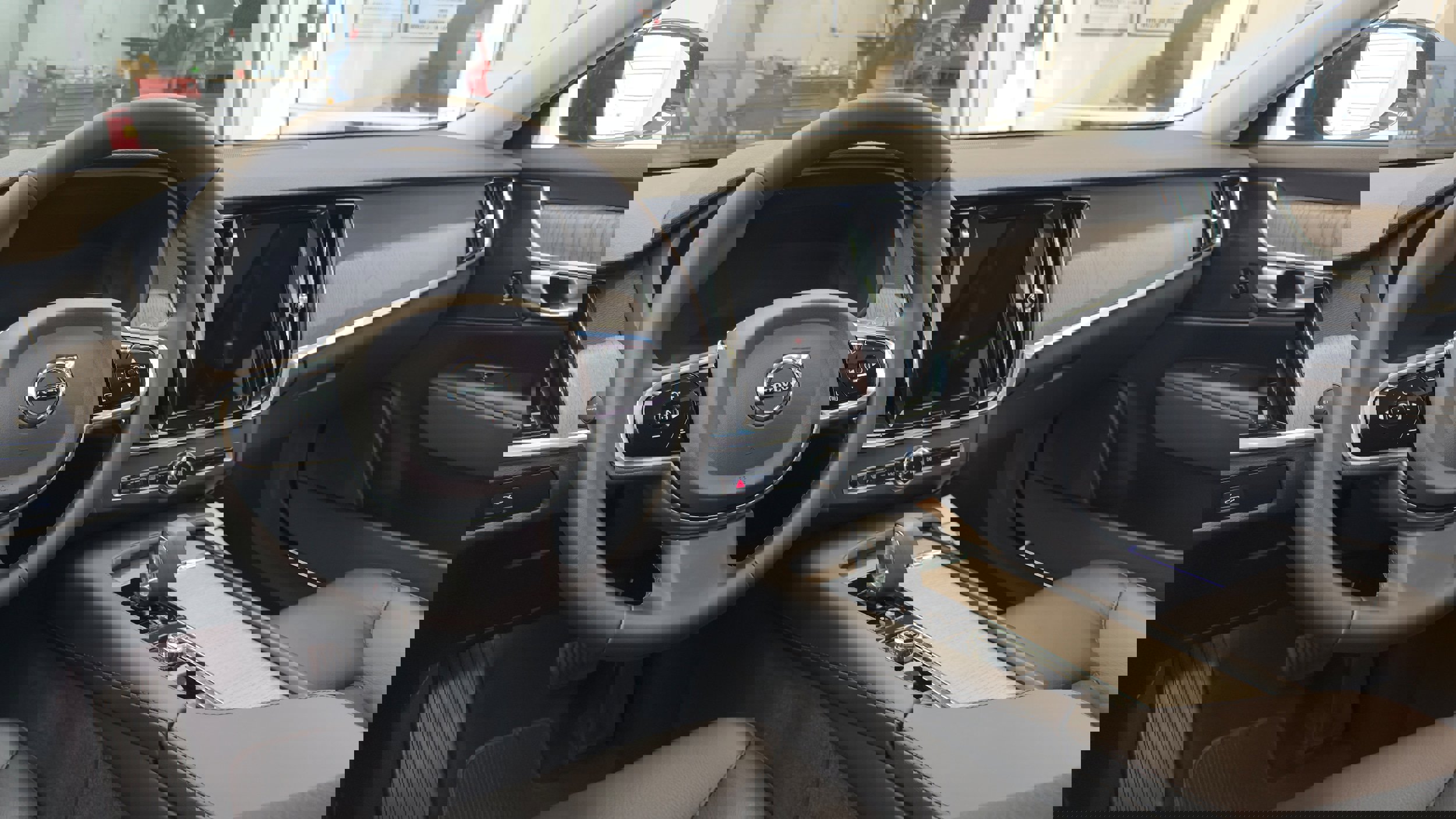 Used 2024 Volvo V90 B6 Cross Country Plus image 23