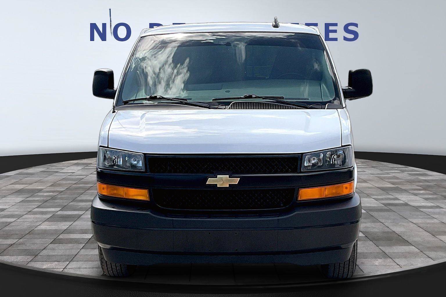 Used 2023 Chevrolet Express 2500 w/ Driver Convenience Package RWD video 2
