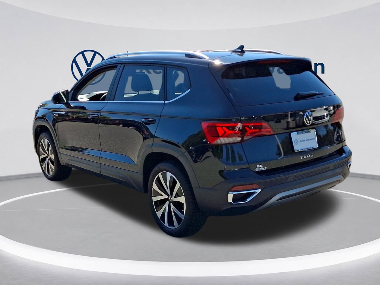 Certified 2023 Volkswagen Taos SE w/ Panoramic Sunroof Package FWD image 4
