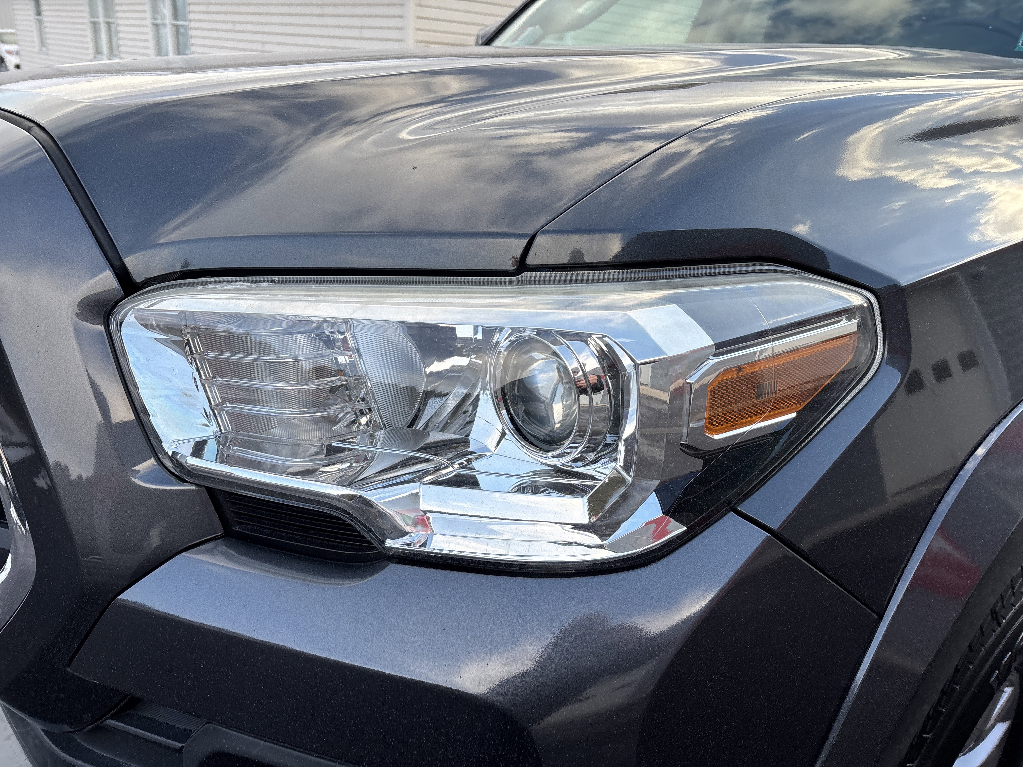 Used 2019 Toyota Tacoma SR5 image 9