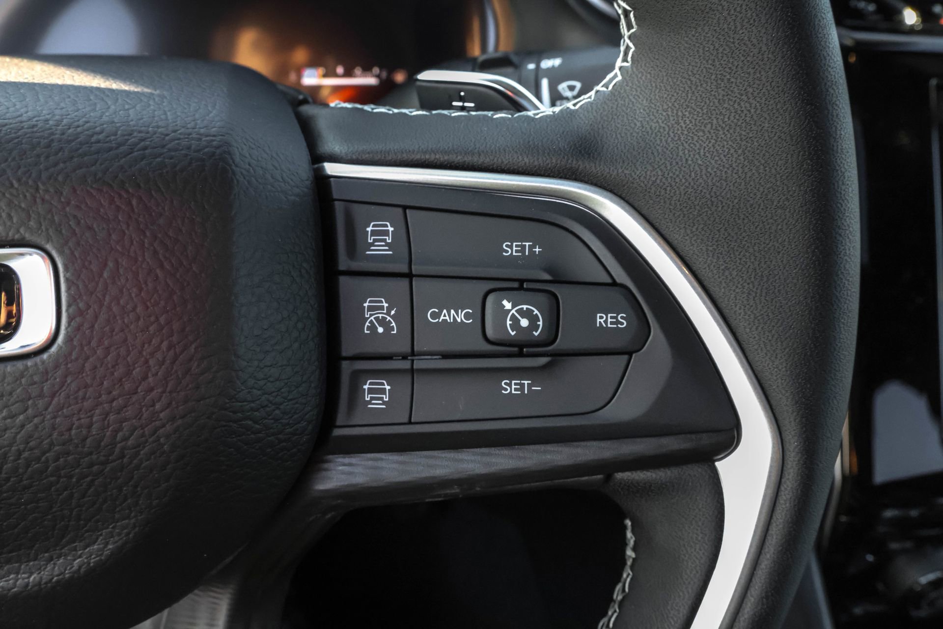 New 2025 Jeep Grand Cherokee L Altitude image 27