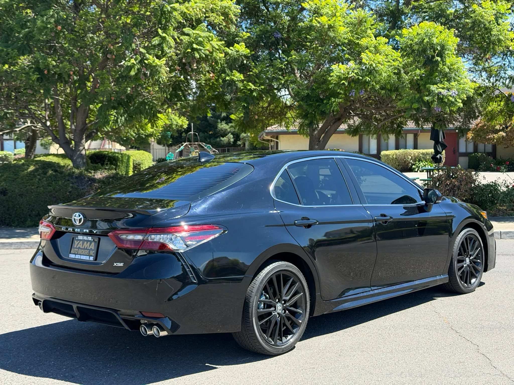 Used 2024 Toyota Camry XSE FWD image 7