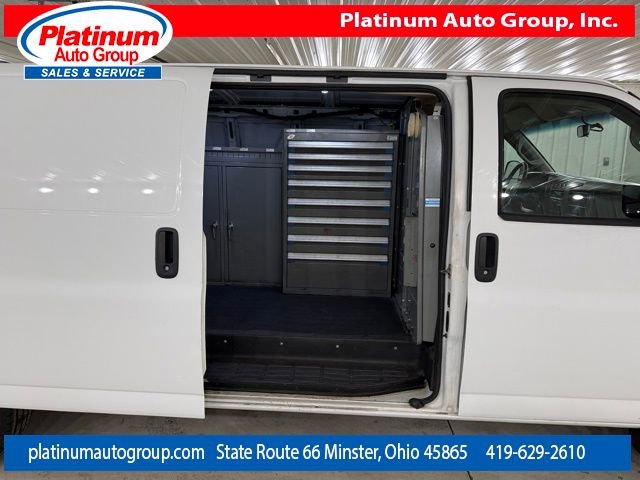 Used 2017 Chevrolet Express 3500 Extended image 31