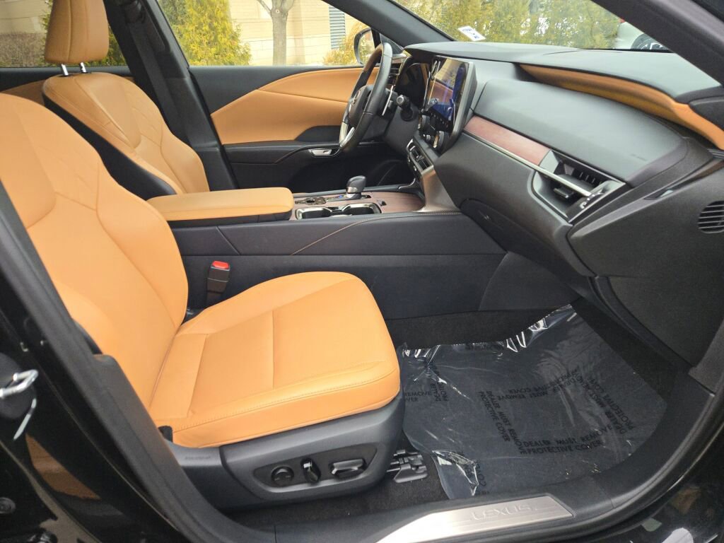 Used 2023 Lexus RX 350 Premium w/ Accessory Package (Z1) image 6