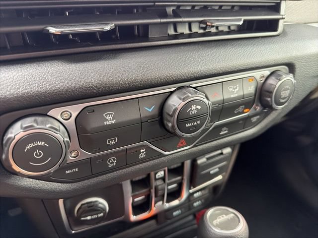 Used 2025 Jeep Gladiator Sport AWD/4WD image 17