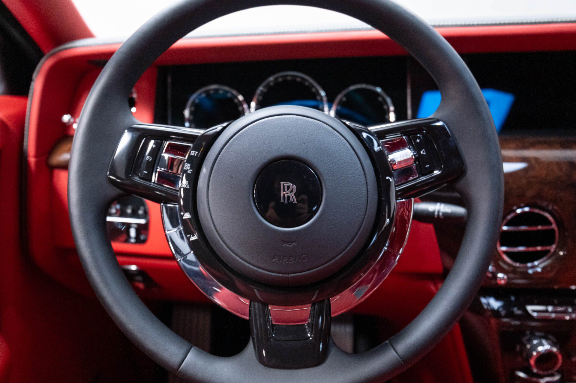 Used 2019 Rolls-Royce Phantom Sedan RWD image 38