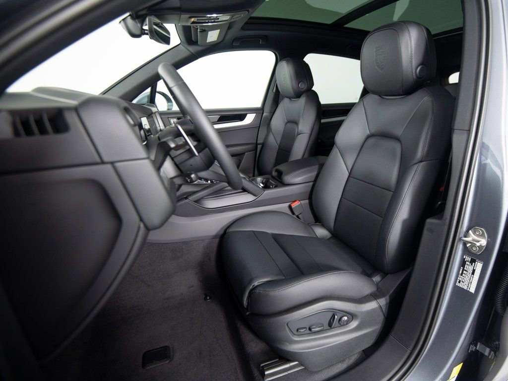 New 2026 Porsche Cayenne image 4