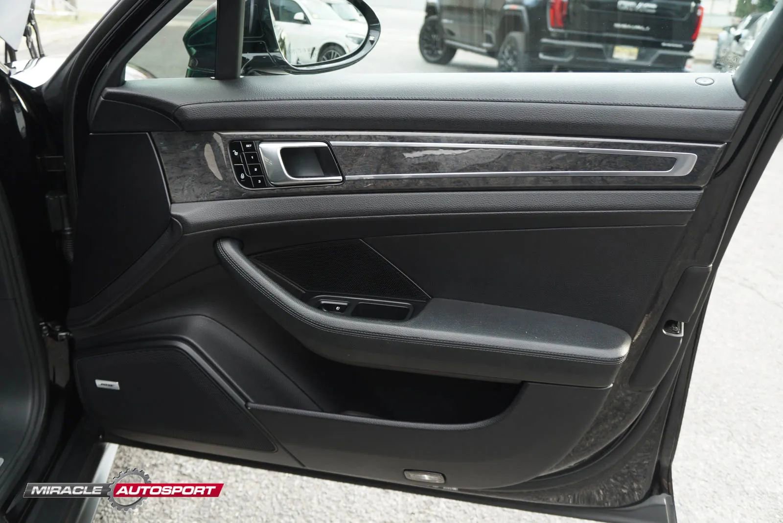 Used 2017 Porsche Panamera 4S AWD/4WD image 27