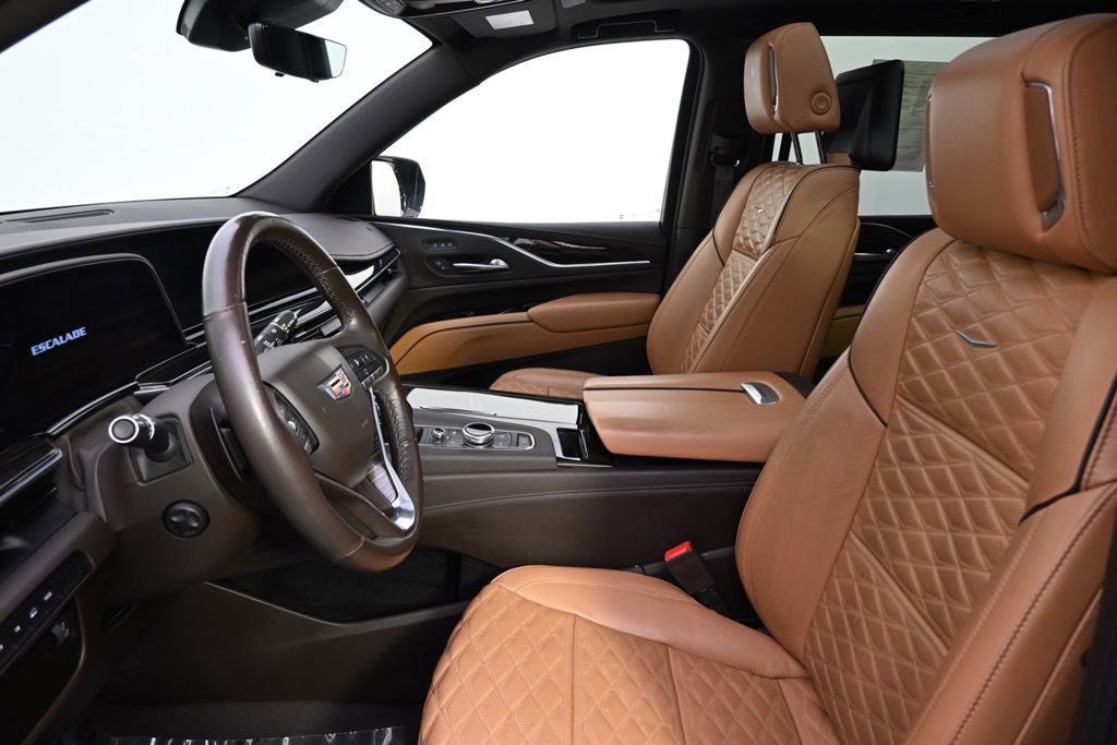 Certified 2021 Cadillac Escalade Premium Luxury AWD/4WD image 13