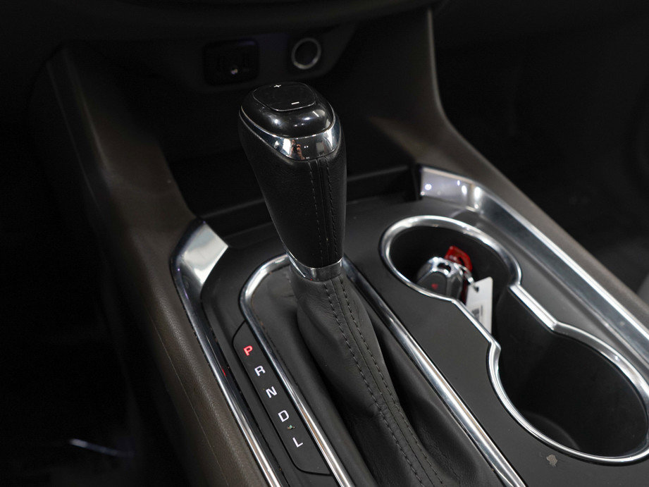 Used 2020 Chevrolet Traverse LT w/ Driver Confidence II Package image 25