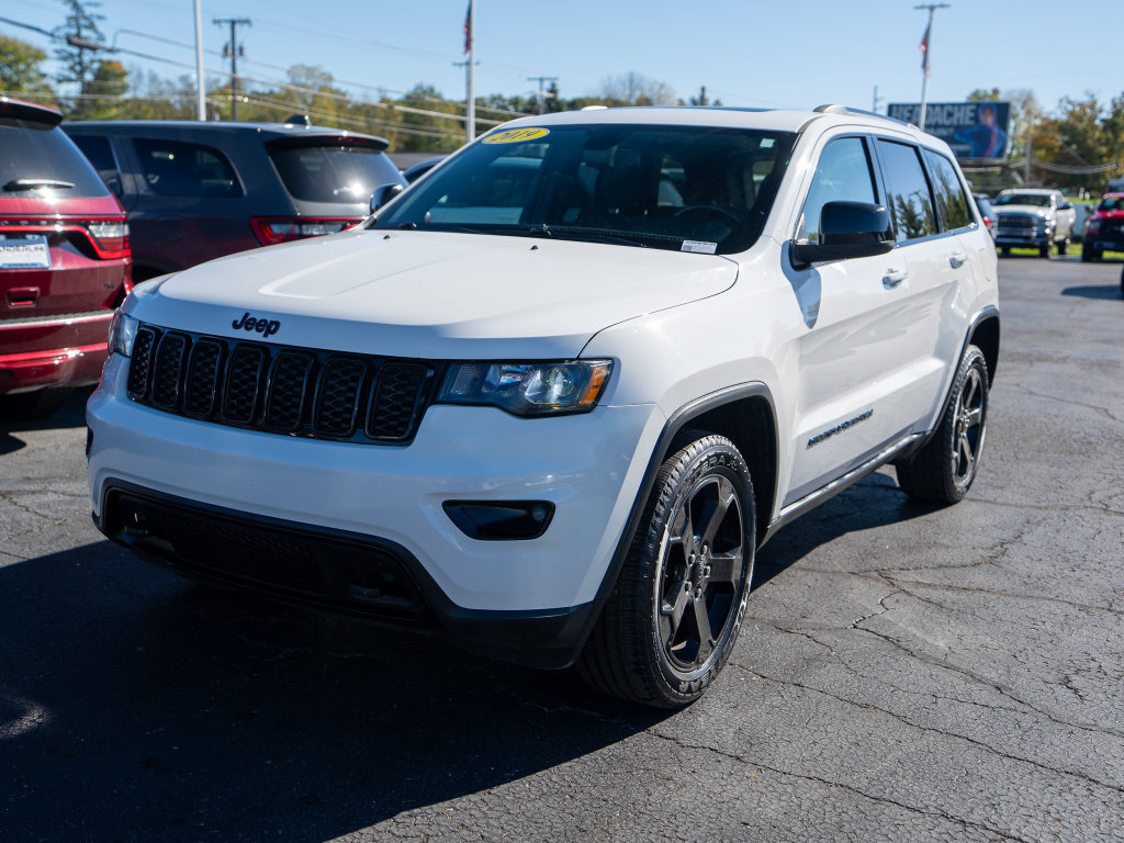 Used 2019 Jeep Grand Cherokee Laredo AWD/4WD image 2