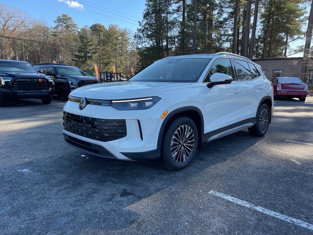 New 2026 Volkswagen Tiguan S FWD image 2
