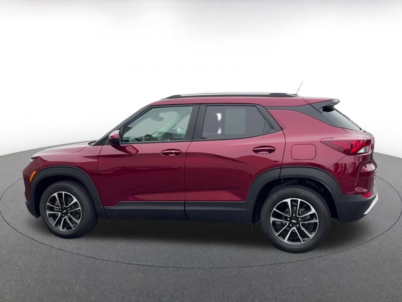 Used 2025 Chevrolet TrailBlazer LT image 9