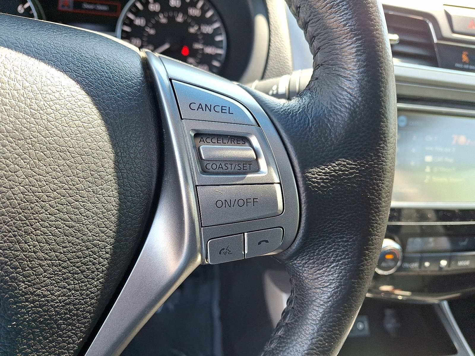 Used 2014 Nissan Altima 2.5 SL w/ Technology Package image 23