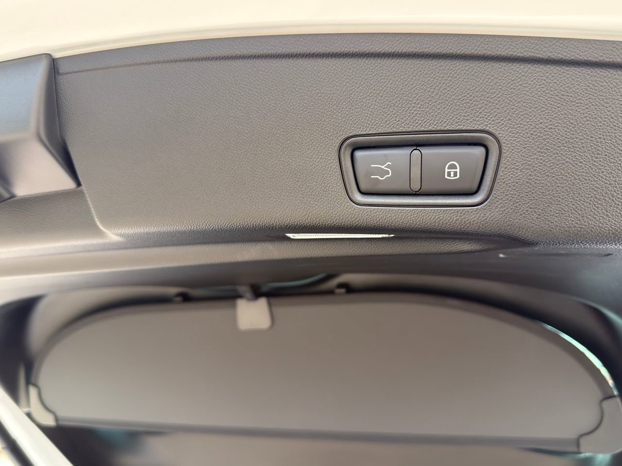 Certified 2023 Maserati Grecale GT image 12