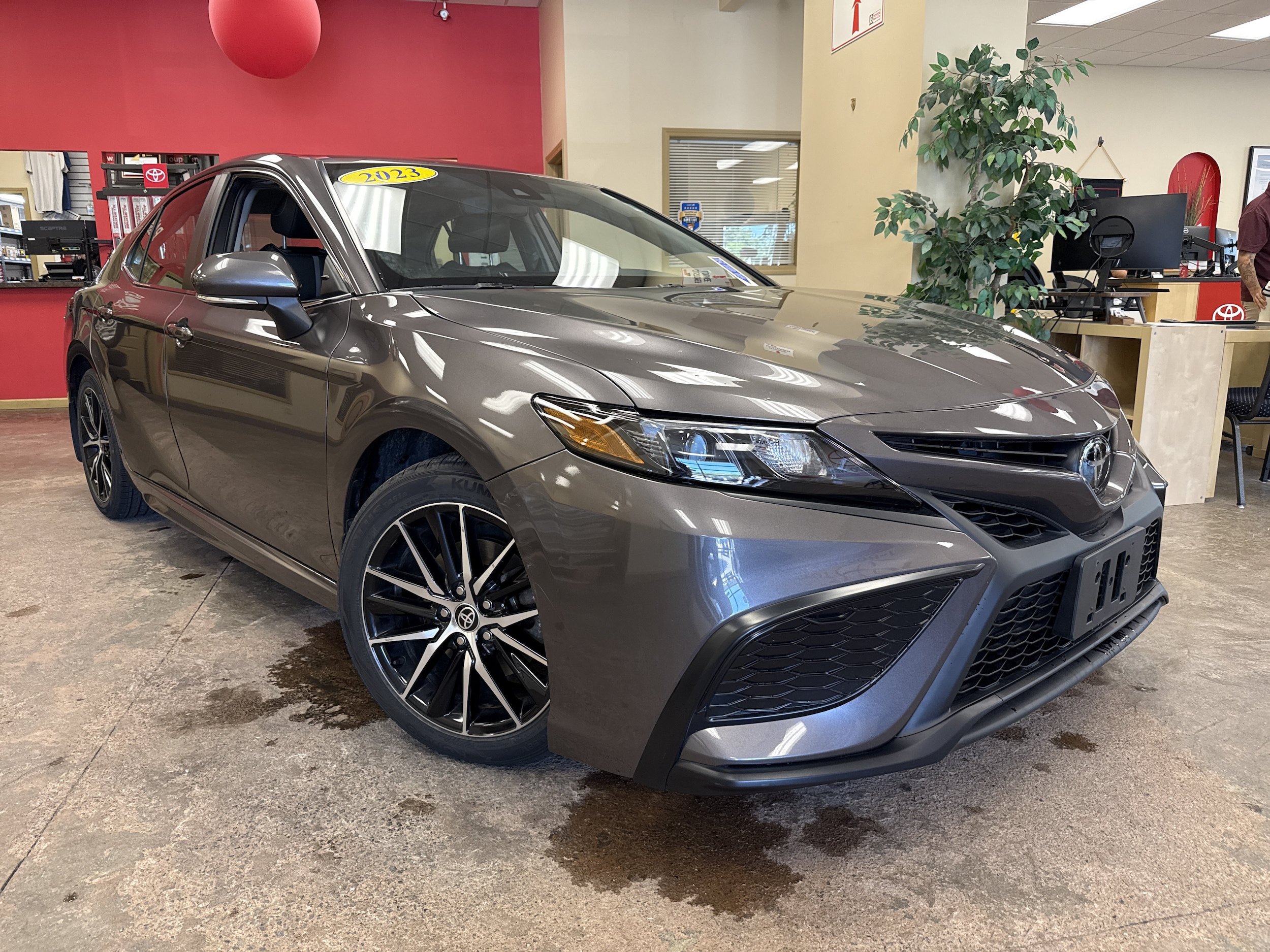 Used 2023 Toyota Camry SE