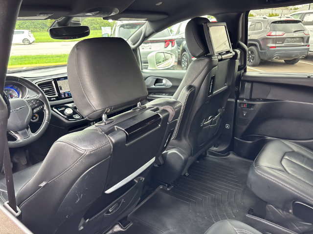Used 2020 Chrysler Pacifica Touring-L Plus FWD image 11