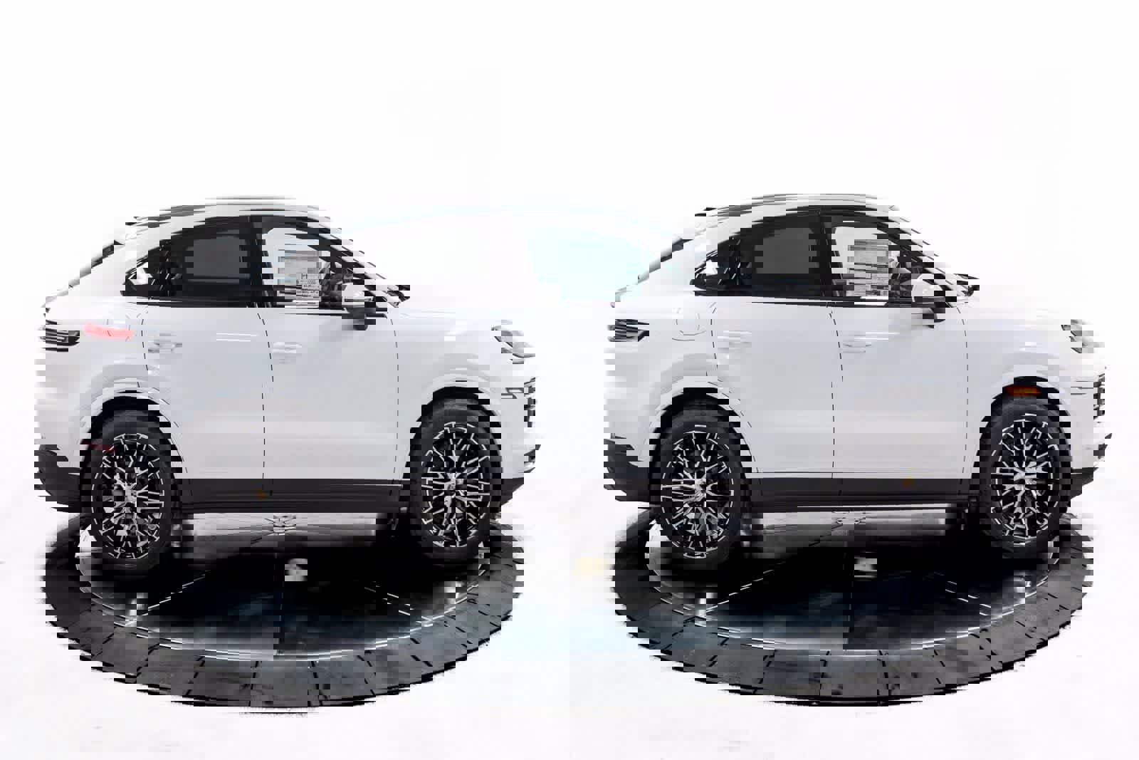 Certified 2025 Porsche Cayenne Coupe image 8