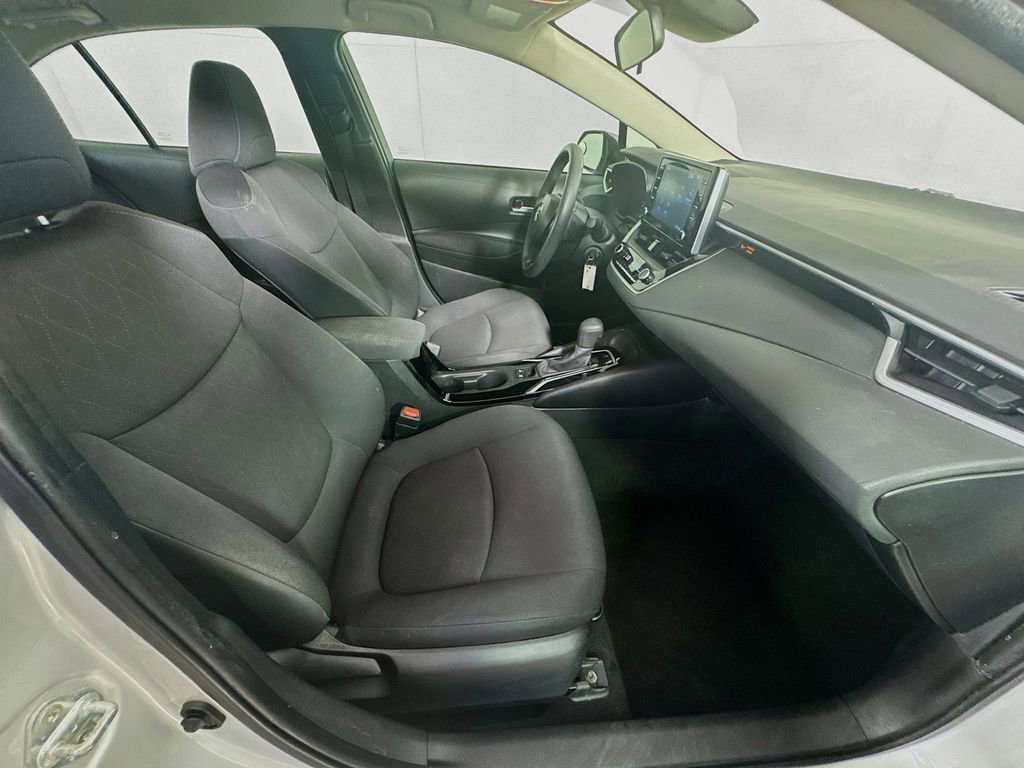 Used 2020 Toyota Corolla LE FWD image 32