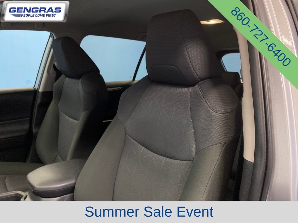 Used 2025 Toyota RAV4 XLE AWD/4WD image 9