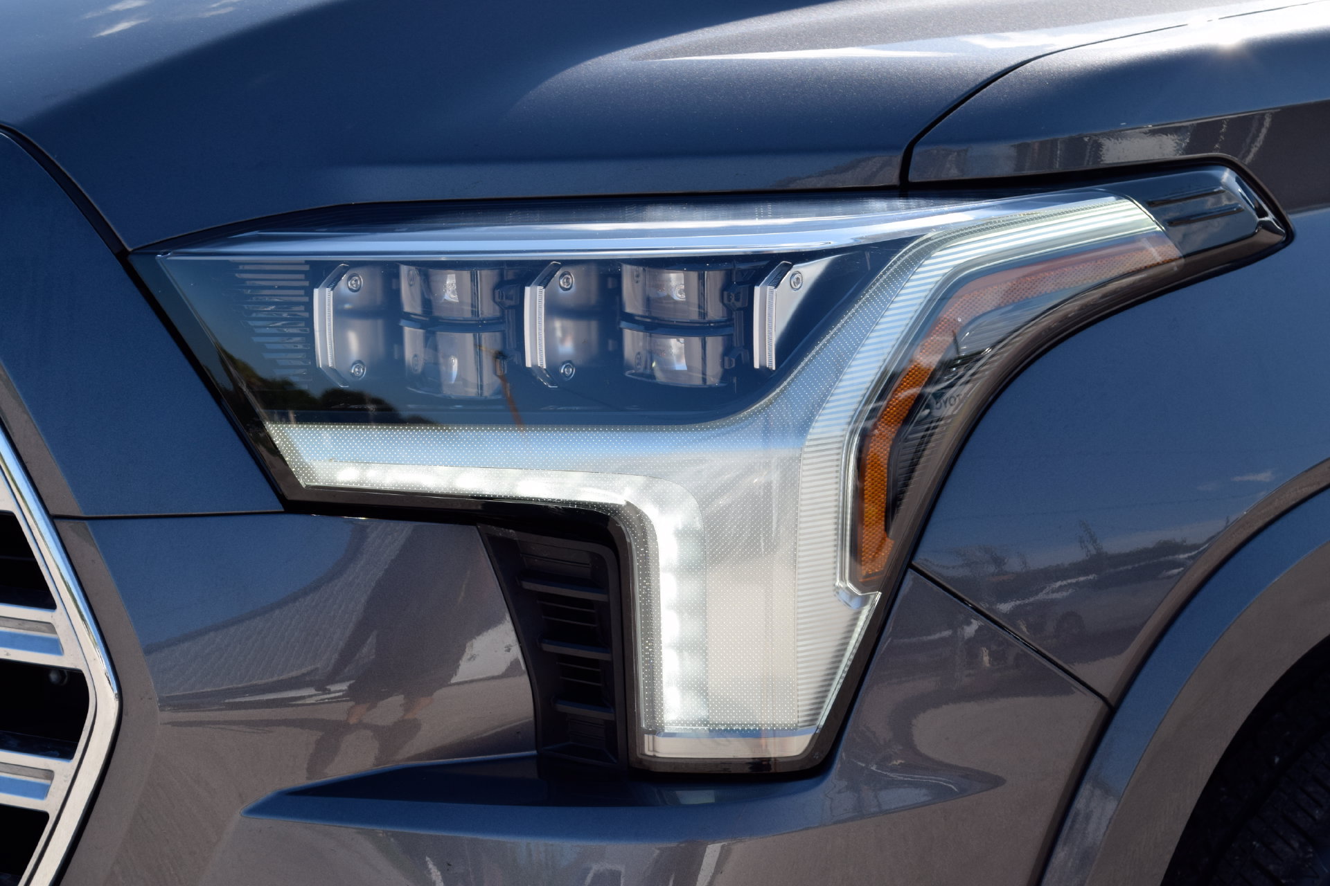 Used 2024 Toyota Sequoia Capstone AWD/4WD image 25