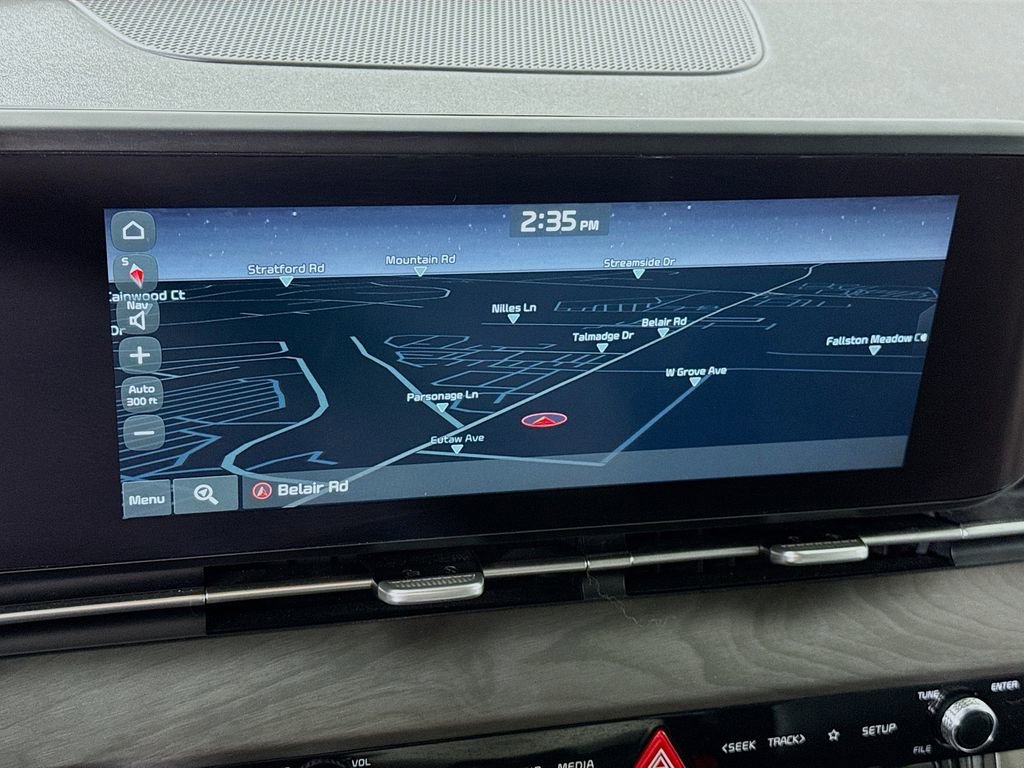 Used 2022 Kia Carnival EX image 5