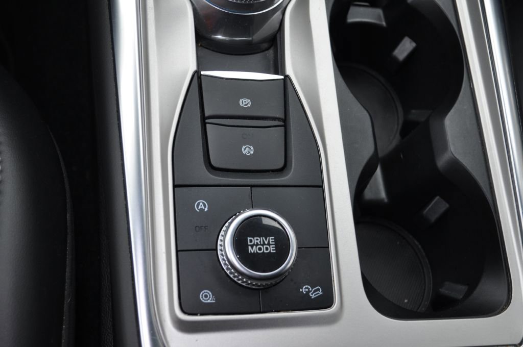 Used 2024 Ford Explorer XLT w/ Equipment Group 202A image 12