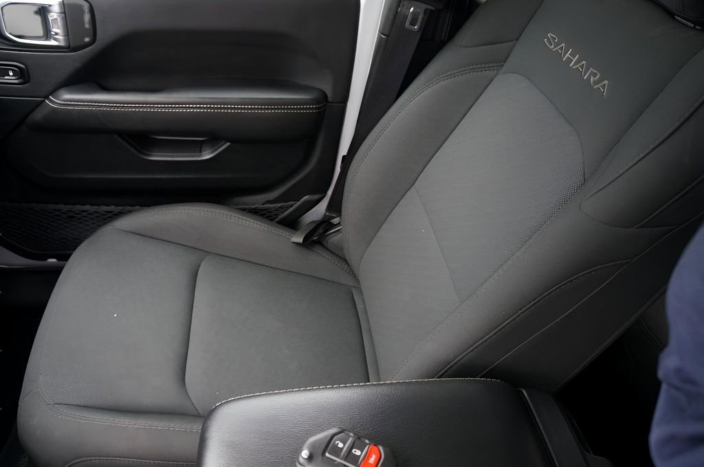 Used 2023 Jeep Wrangler Sahara image 25