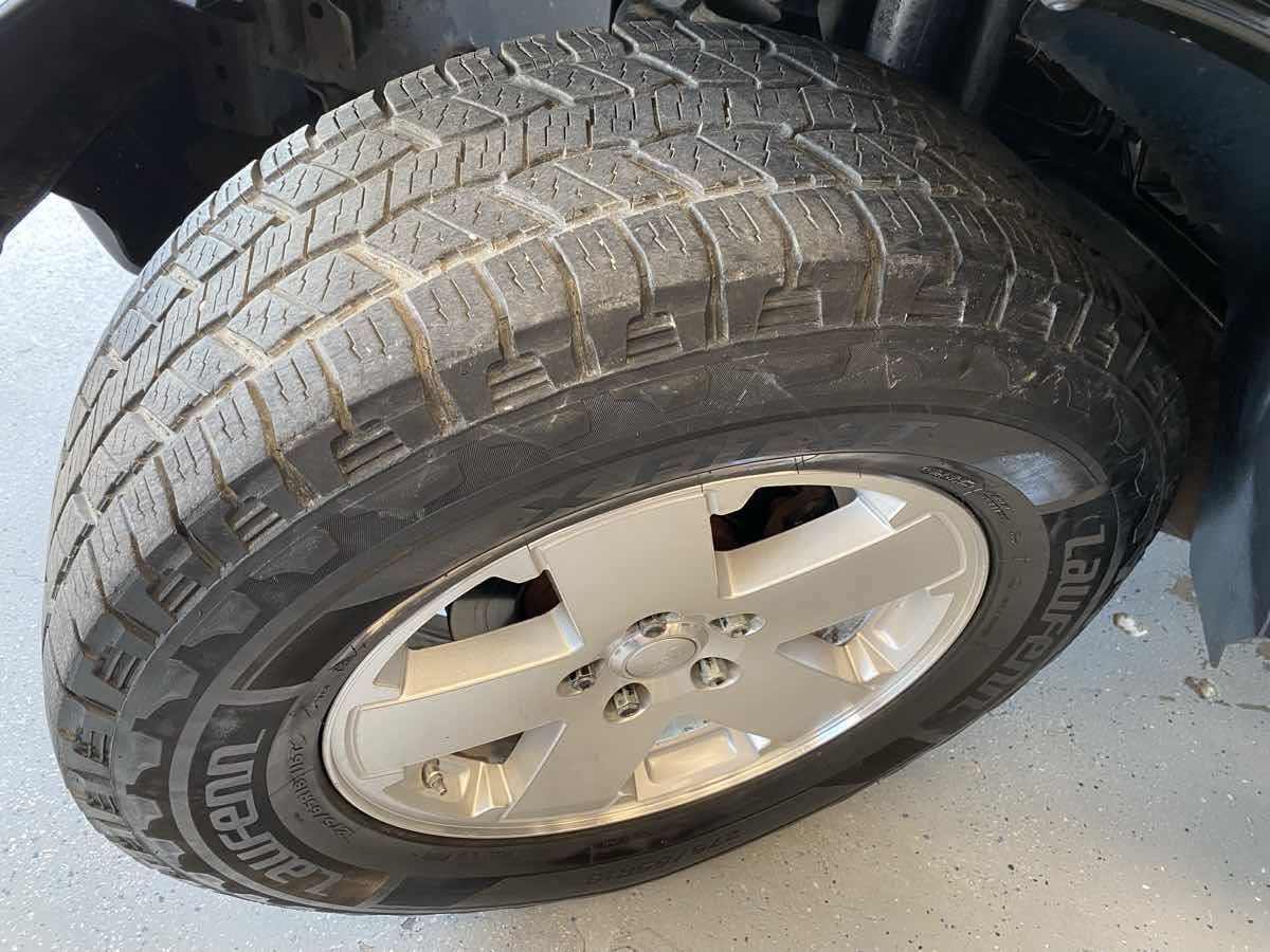 Used 2009 Jeep Wrangler Unlimited Sahara w/ Dual Top Group AWD/4WD image 25