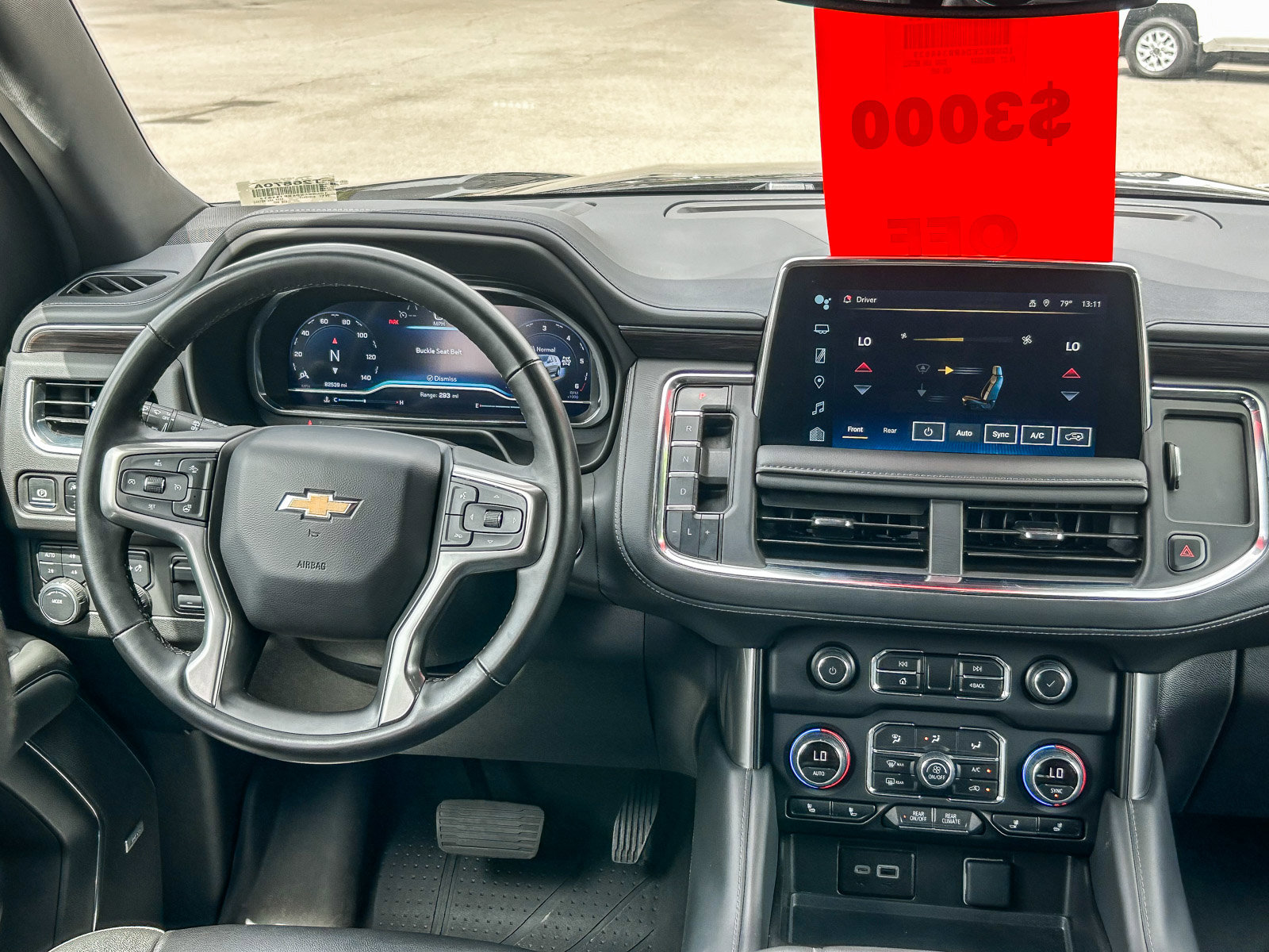 Used 2024 Chevrolet Suburban LT w/ Luxury Package image 12