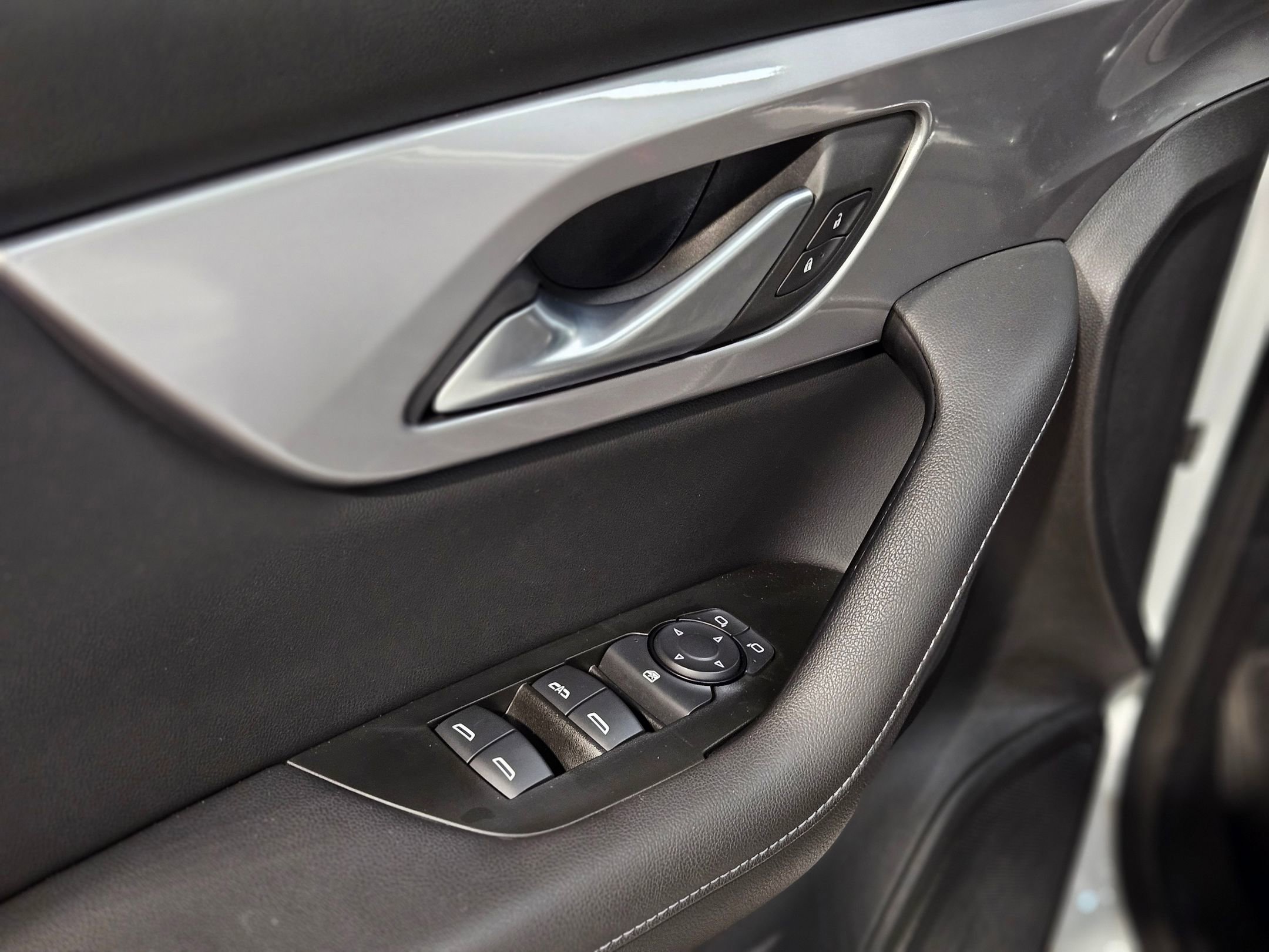 Used 2022 Chevrolet Blazer LT image 21