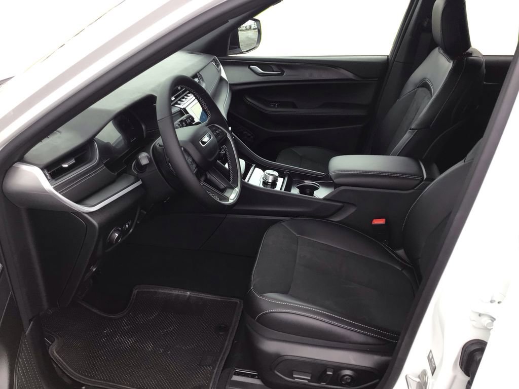 New 2025 Jeep Grand Cherokee 4WD image 9