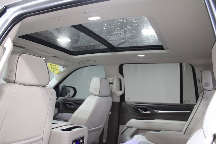 Used 2024 GMC Yukon XL Denali AWD/4WD image 3